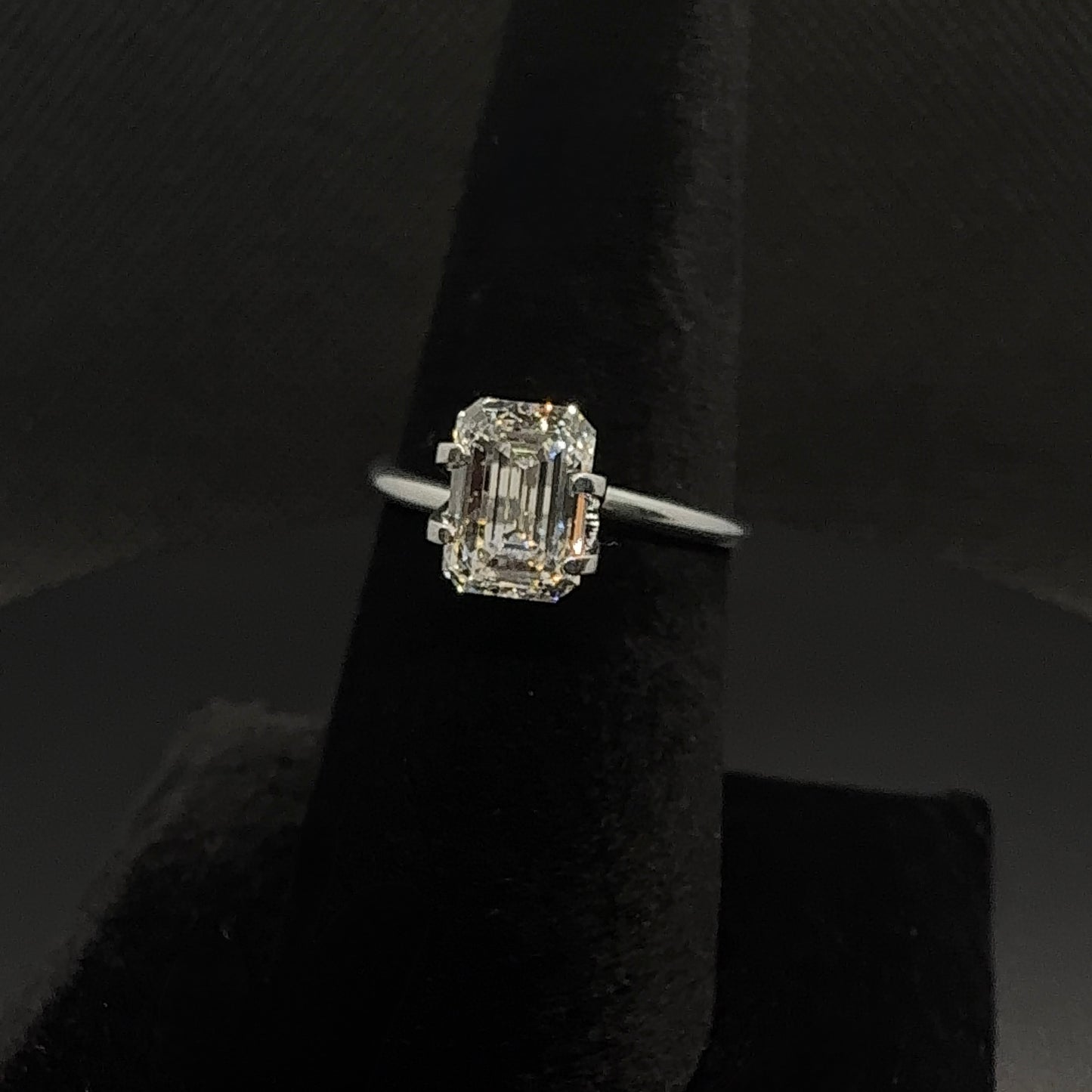1.89 Carats Emerald Cut Lab Grown Diamond (D Color, VVS 2 Clarity)