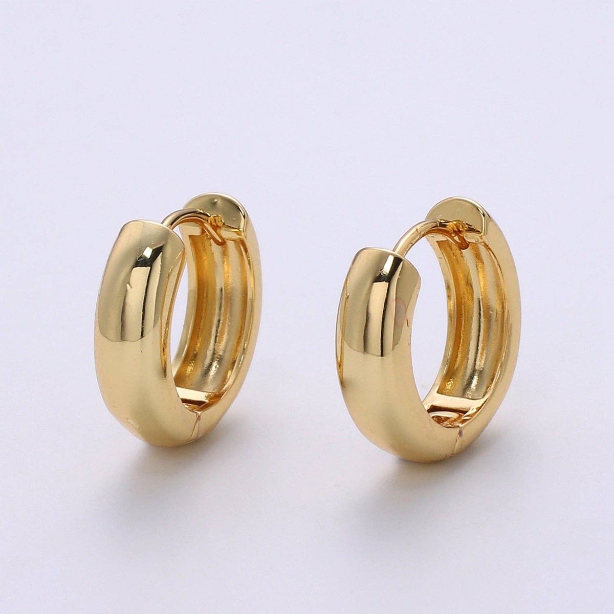 #246 HUGGIE Small Huggie Hoop Earrings